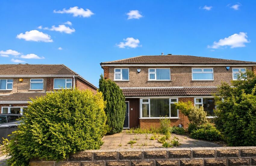 Derwent Drive, Huddersfield, HD5